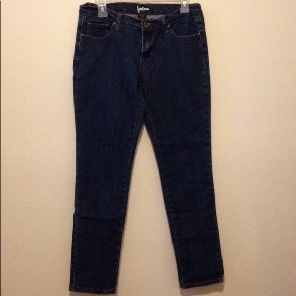 Farlow Jeans! 💙 - Picture 3 of 4